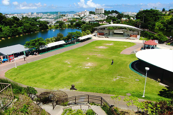 沖縄こどもの国（水とみどりの広場）